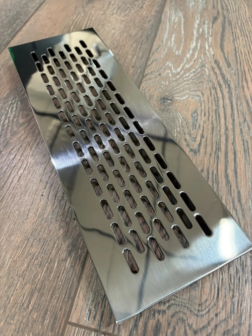 Вентиляционная решетка из полированной нержавеющей стали NR 10 300х100